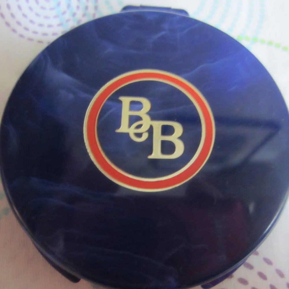 NEVER BEEN USED-B & B (COSMETIC) PRESSED POWER COMPACT (COFFEE)